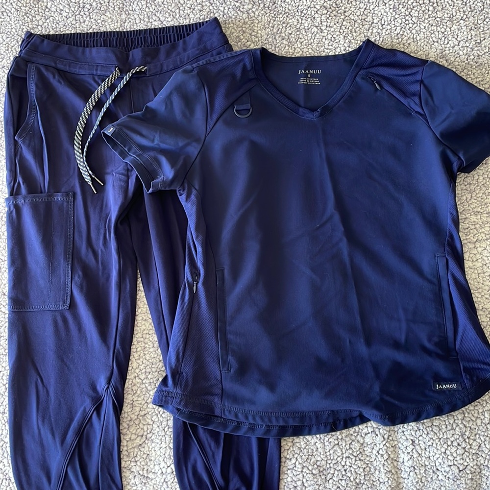 Jaanuu scrubs